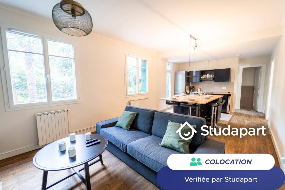 Habitación privada en alquiler por 400 € al mes en Angoulême, Rue de Paris