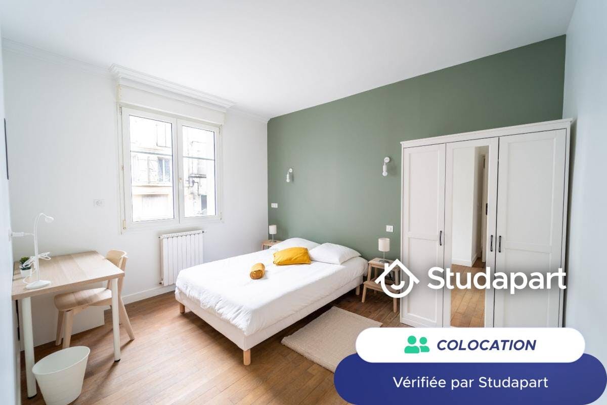 Private room for rent for €445 per month in Angoulême, Rue de Paris
