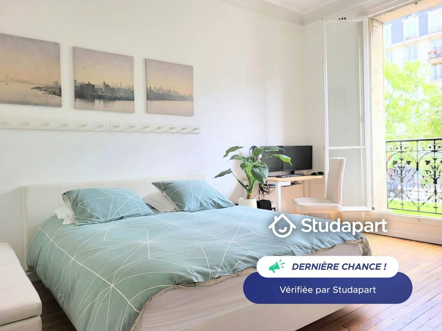 Apartment for rent for €2,179 per month in Paris, Boulevard Poniatowski