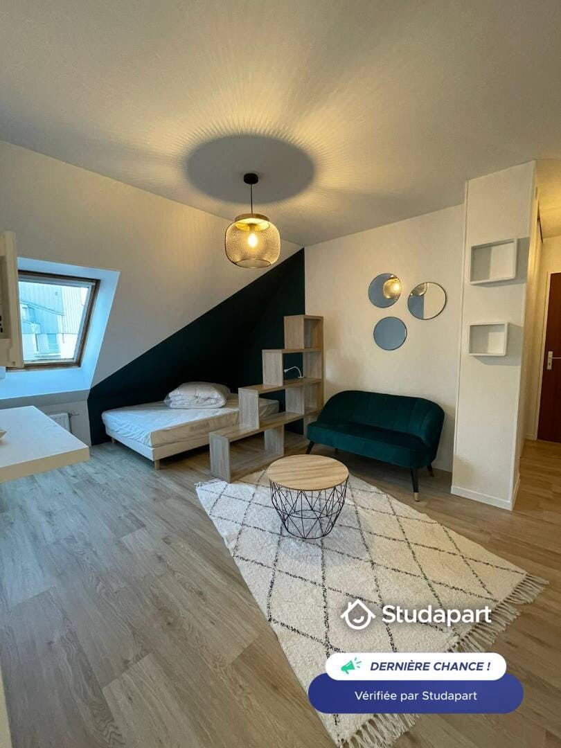 Lägenhet att hyra för 900 € i månaden i Rennes, Rue des Trente