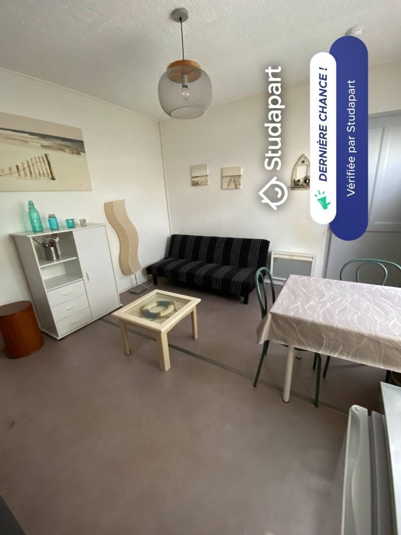 Apartment for rent on Rue de Vautreuil, La Rochelle