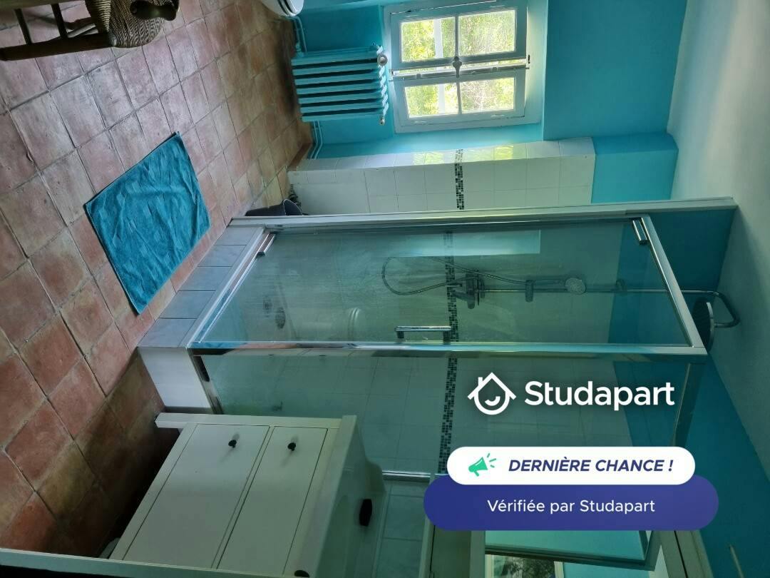 Private room for rent on Rue du Docteur Grenier, Marseille - Vue 3