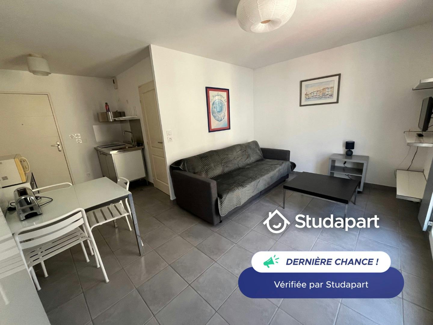 Apartment for rent for €460 per month in Avignon, Rue Joseph Vernet
