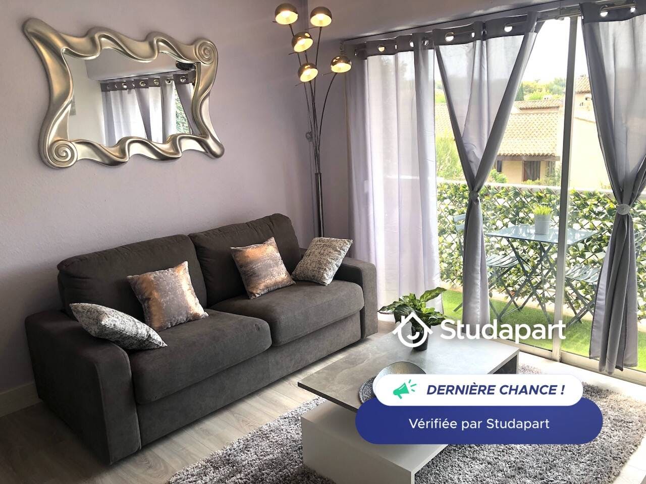 Apartment for rent for €570 per month in Saint-Mandrier-sur-Mer, Avenue des Asphodèles