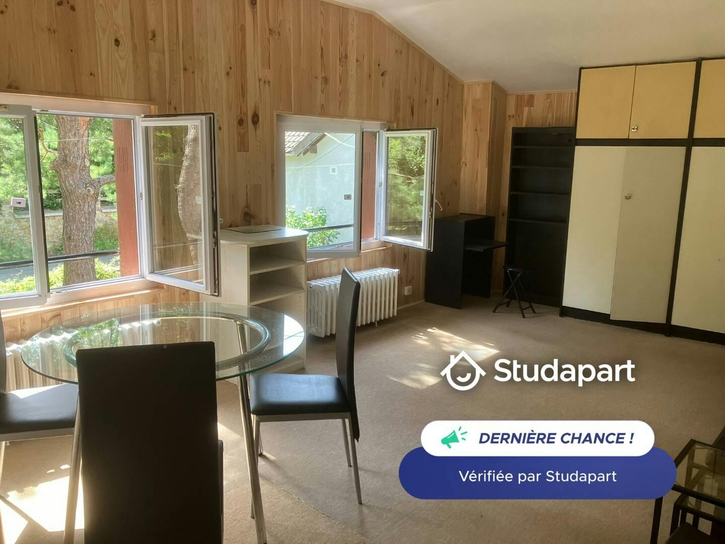 Apartment for rent for €780 per month in Bures-sur-Yvette, Rue du Fond Garant