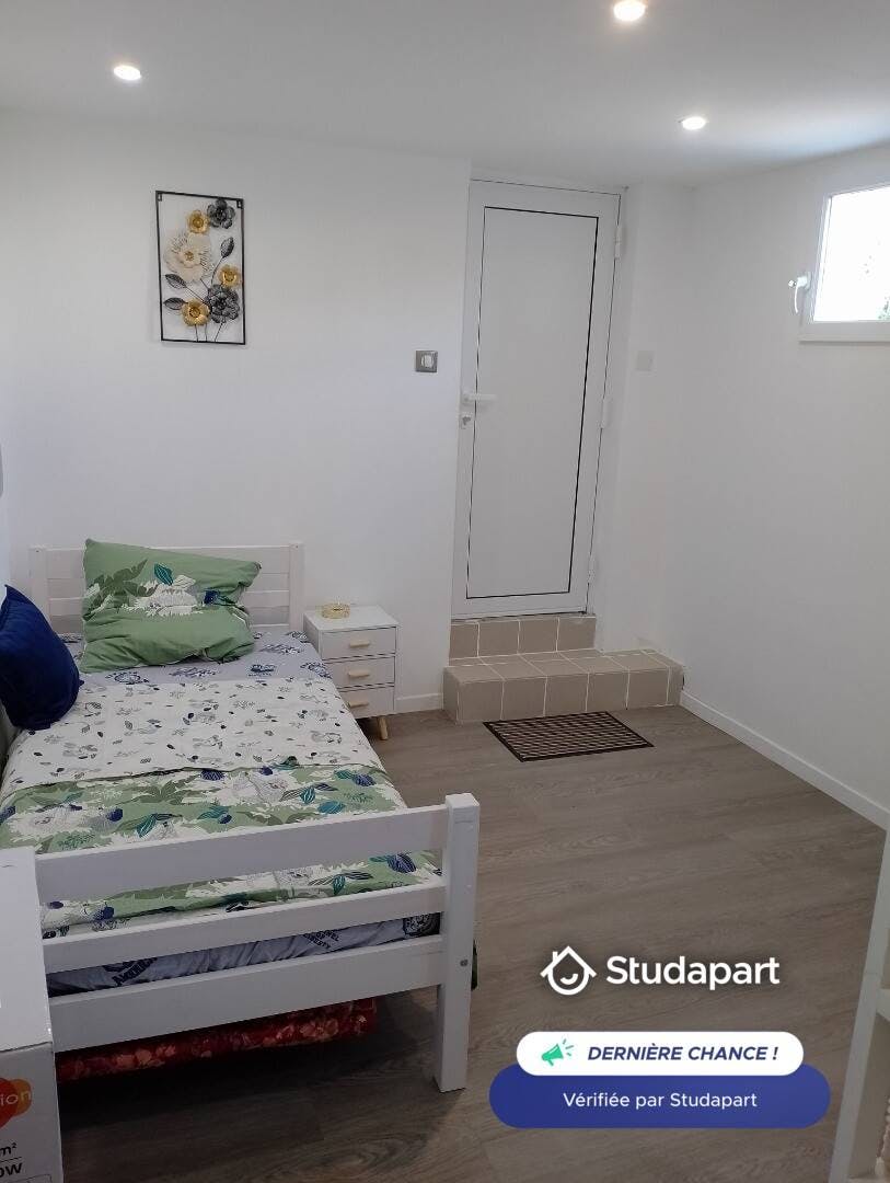 Apartment for rent for €600 per month in Saclay, Rue Ampère