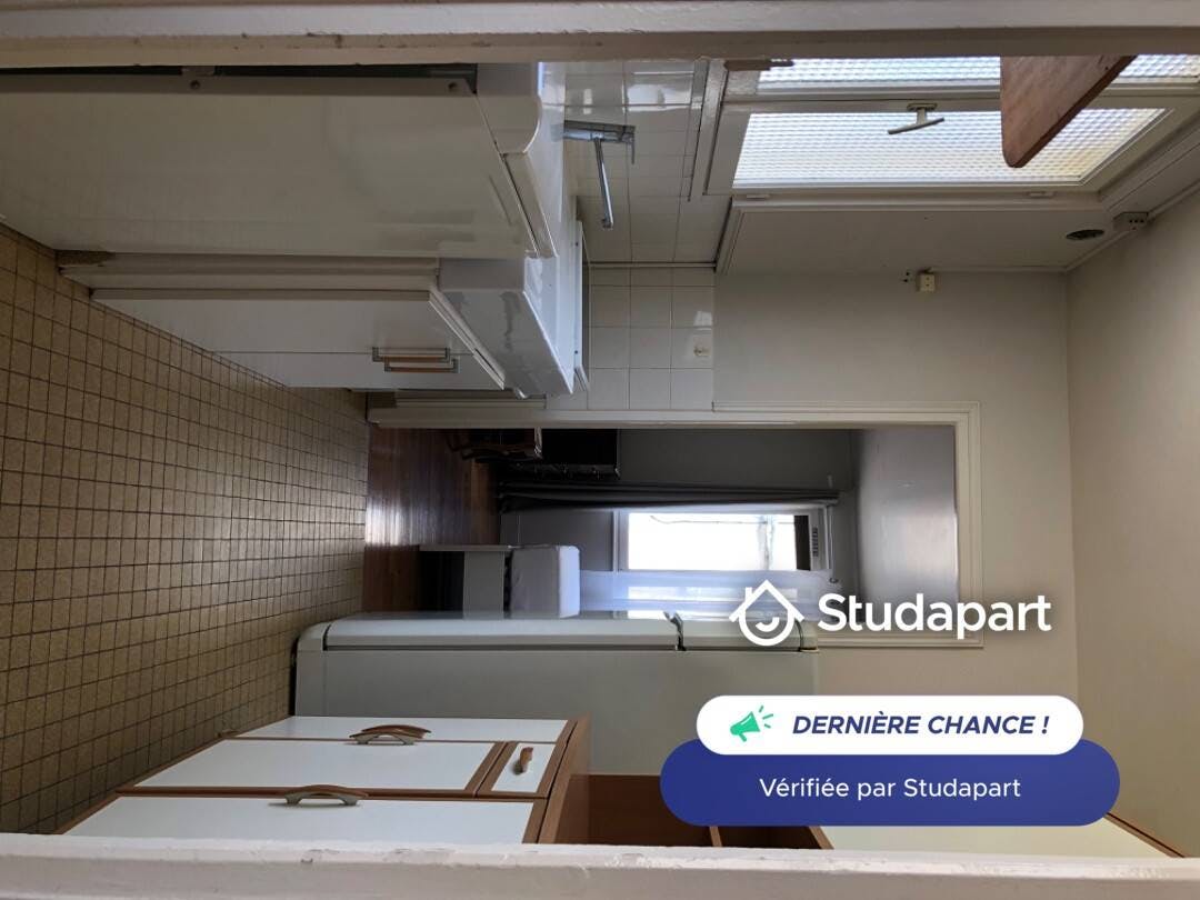 Apartment for rent for €580 per month in Fontainebleau, Rue des Provenceaux