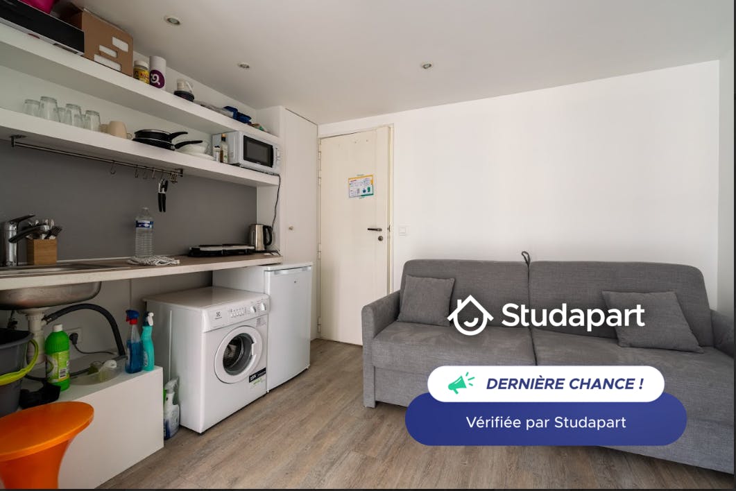 Apartment for rent for €1,050 per month in Paris, Rue du Grand-Prieuré