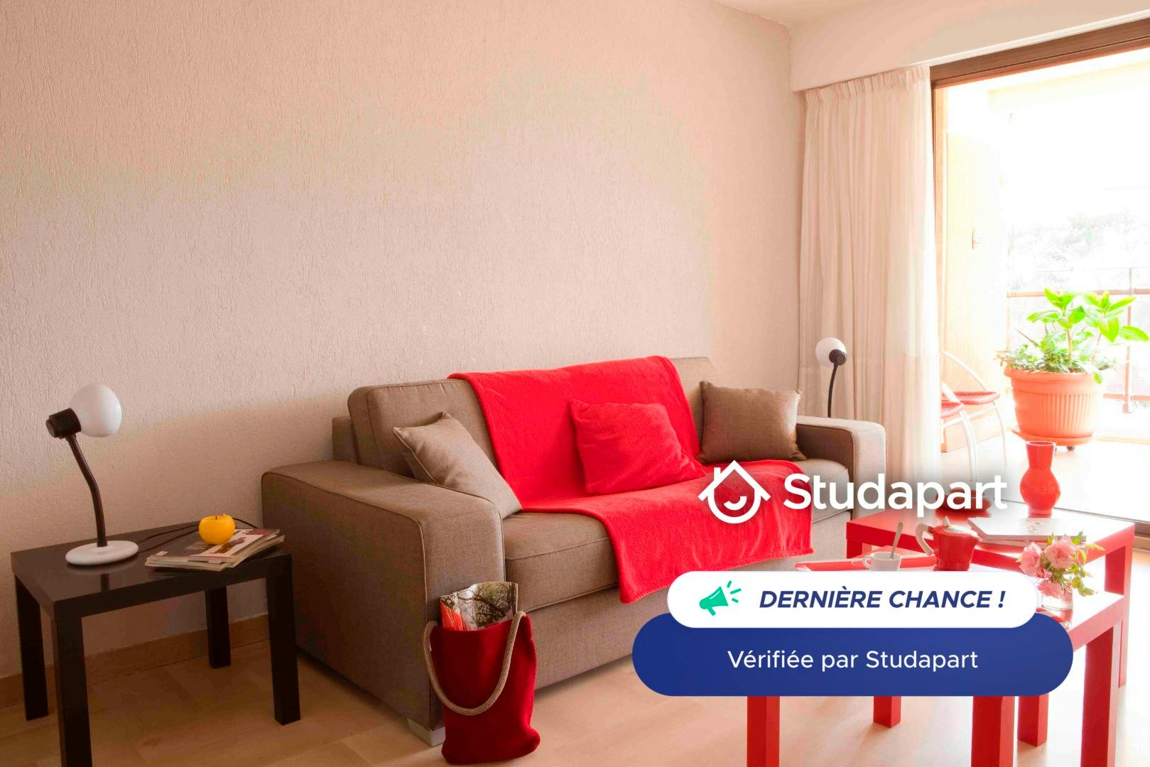 Apartment for rent for €994 per month in Nice, Avenue Henri de Bournazel