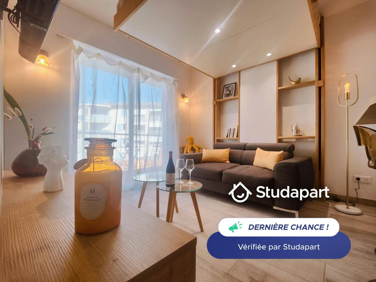 Apartment for rent for €750 per month in Cannes, Avenue des Anglais