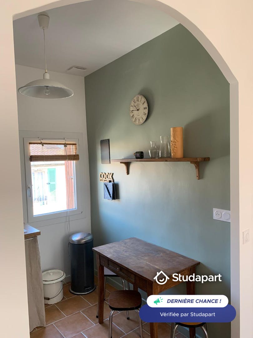 Apartment for rent for €778 per month in Marseille, Rue Enjouvin