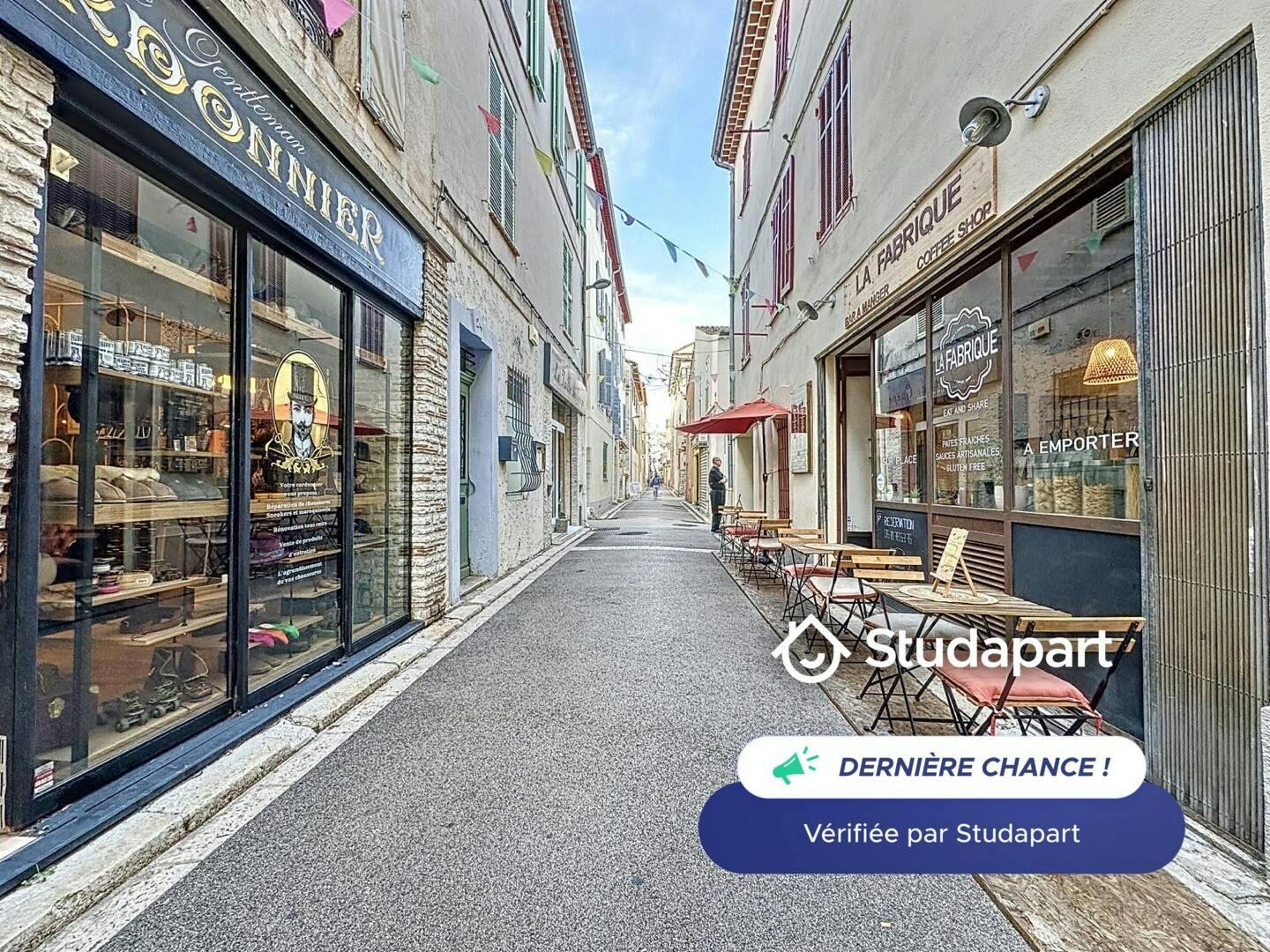 Apartament de închiriat pentru 695 EUR pe lună în Antibes, Rue de Fersen