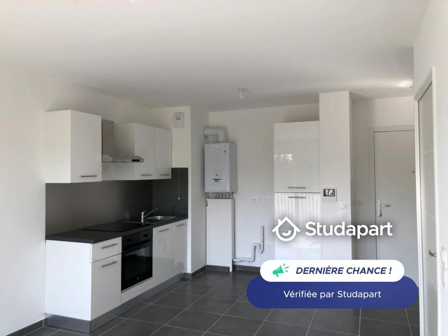Apartment for rent for €669 per month in Marseille, Chemin des Serens