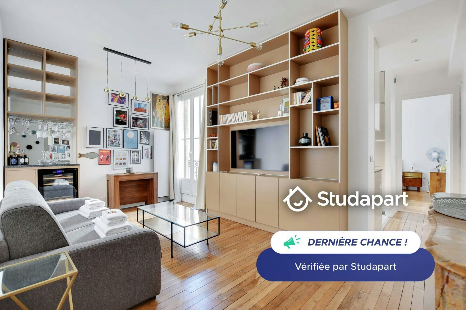 Apartment for rent for €2,650 per month in Paris, Rue Belidor