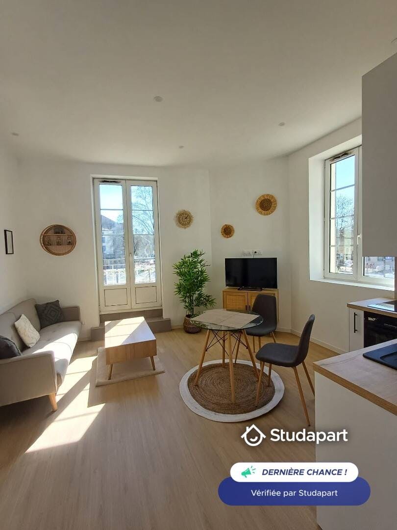 Apartament de închiriat pentru 590 EUR pe lună în Agen, Avenue du Général de Gaulle