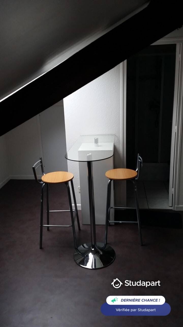 Apartamento para alugar por € 580 por mês em Reims, Rue de Vesle
