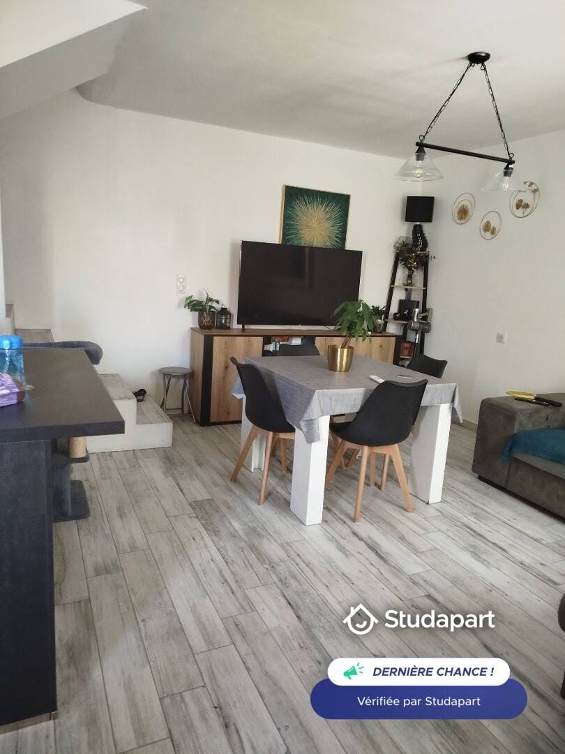 Private room for rent for €500 per month in Marseille, Rue Uranus