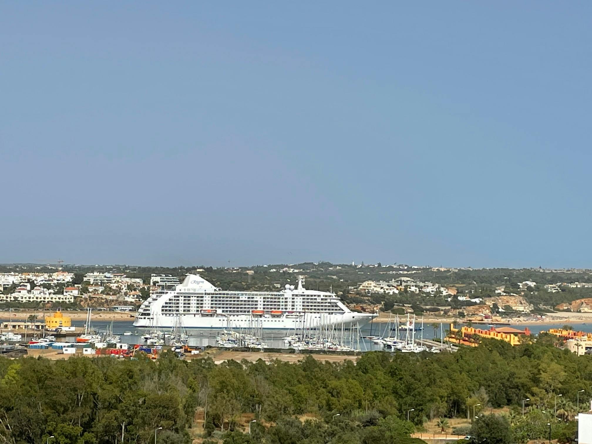 Apartment for rent for €900 per month in Portimão, Avenida das Comunidades Lusíadas