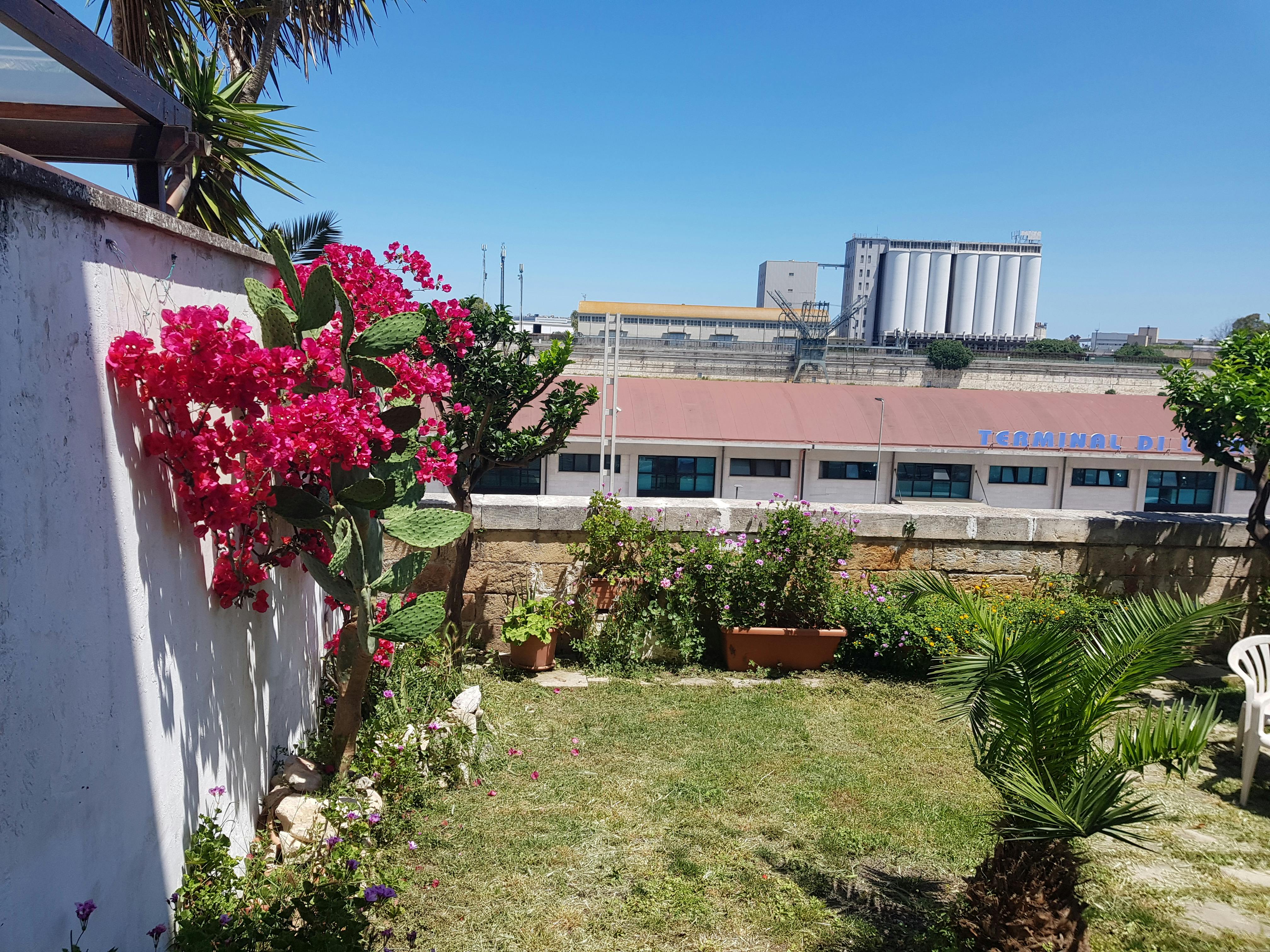 Квартира за оренду для 3 000 EUR на місяць у Brindisi, Via Mattonelle