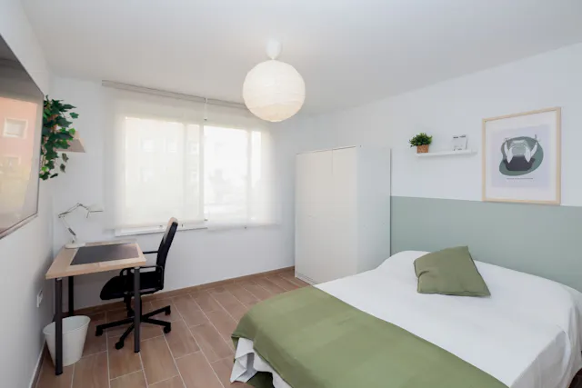 Private room in Carrer tres Forques, Valencia (1557168) room image 2