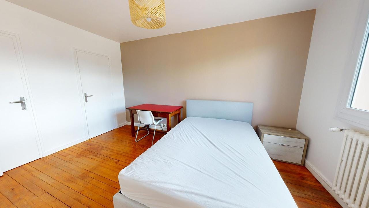 Apartment for rent on Avenue de Rochetaillée, Saint-Étienne - Поглед 5