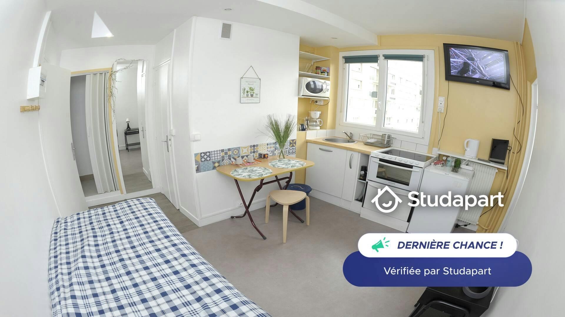 Apartment for rent for €875 per month in Villeneuve-la-Garenne, Rue de la Fosse-aux-Astres