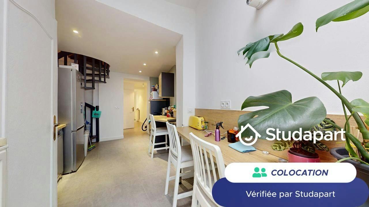 Private room for rent on Rue Faidherbe, Lille - Plus