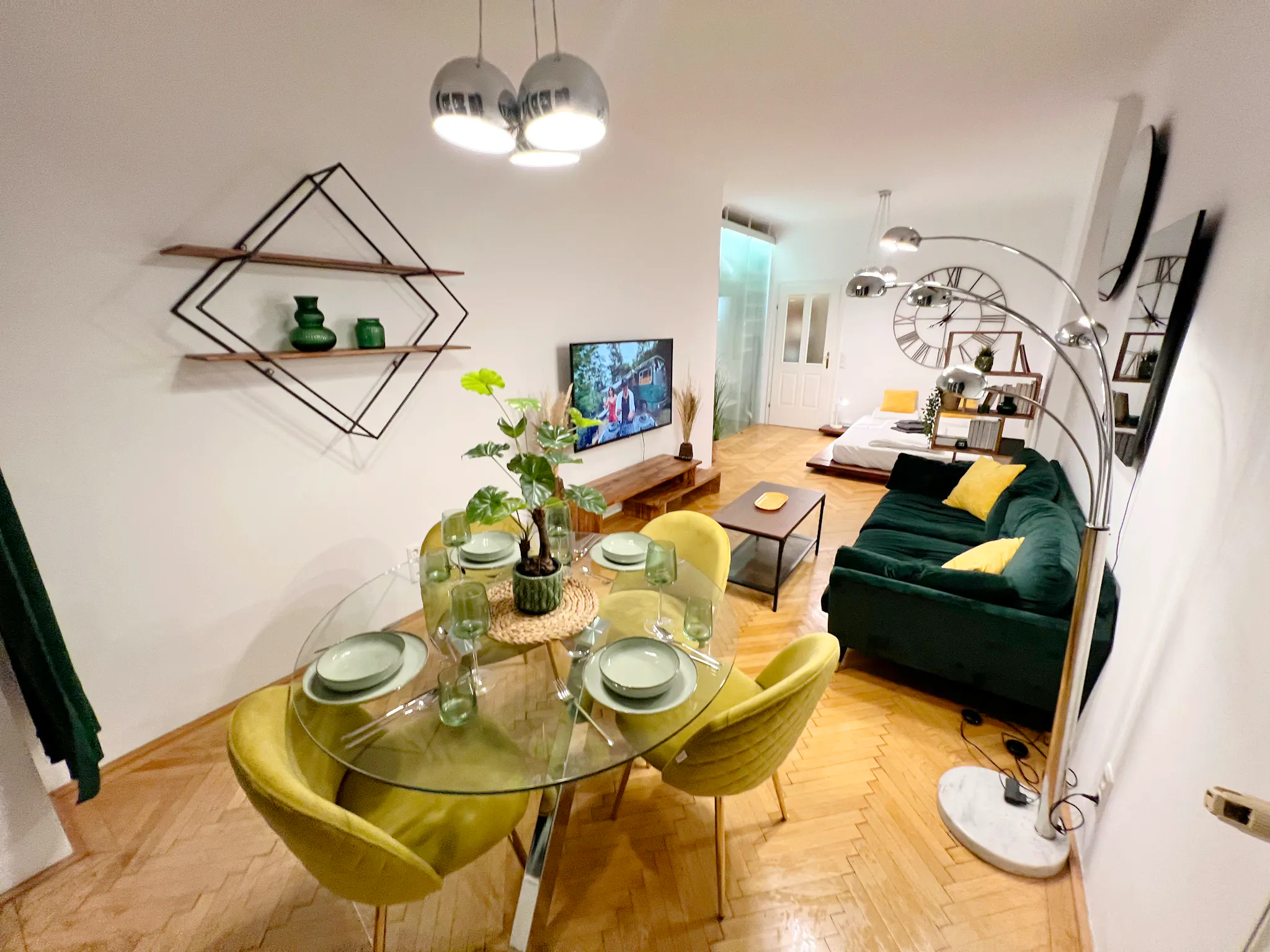1-Bedroom Apartment in Rechte Wienzeile, Vienna (1557317) ROOM 2