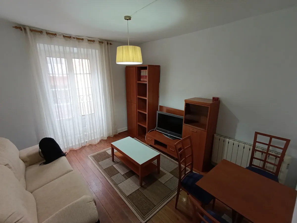 1-Bedroom Apartment in Calle San Lorenzo, Burgos (1557341) ROOM