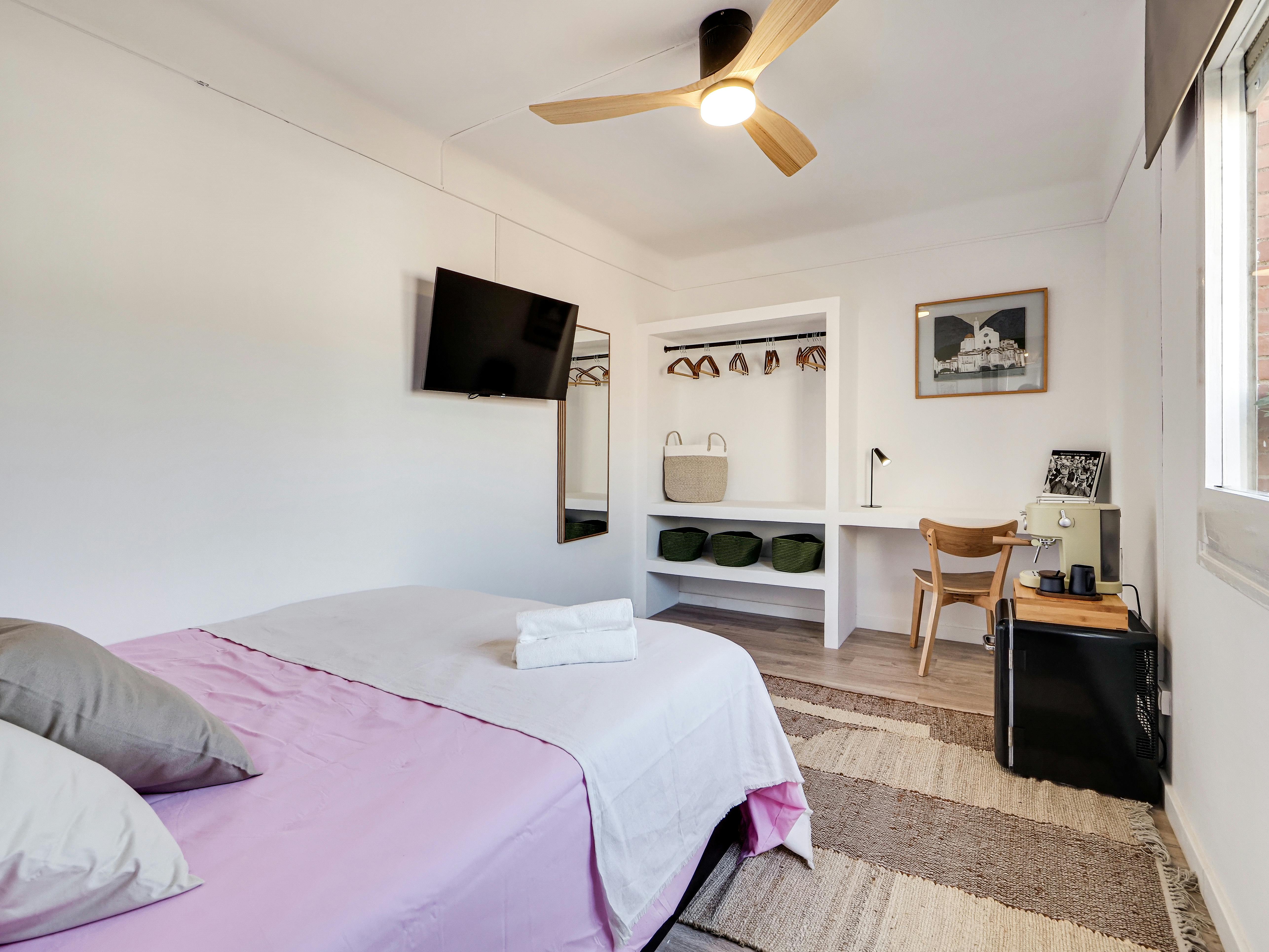 Private room for rent for €595 per month in Barcelona, Passeig de Valldaura