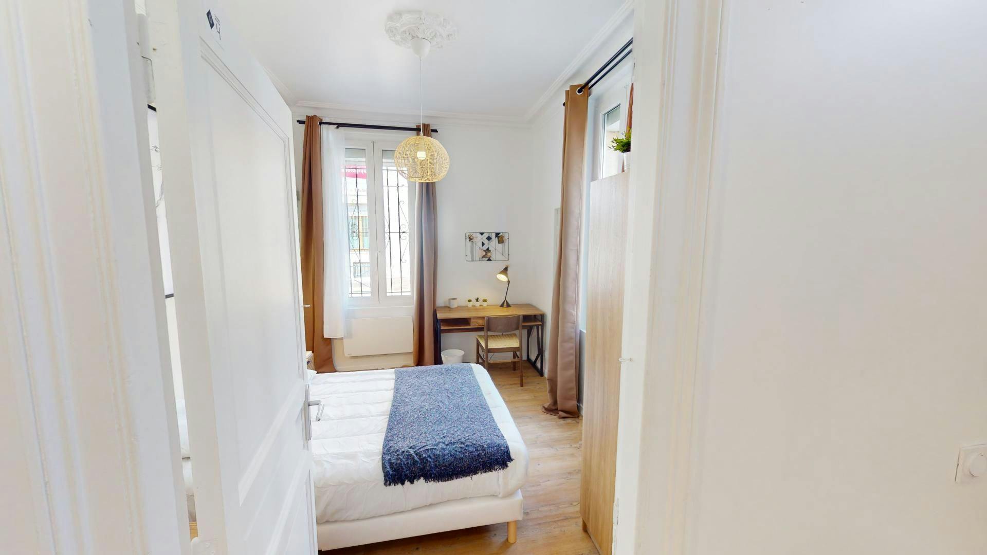 Apartment Bordeaux, 1 bed, 11m² — photo 1