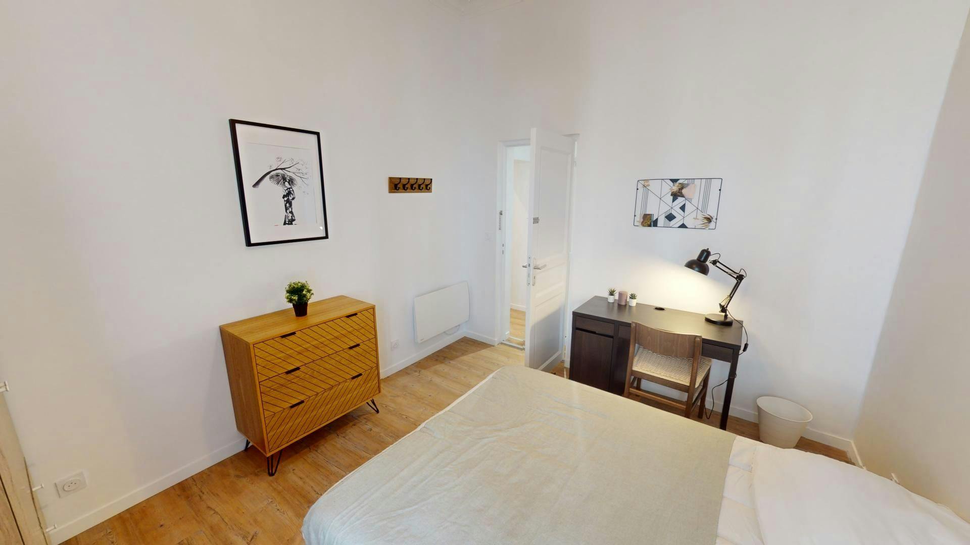 Apartment Bordeaux, 1 bed, 12m² — photo 3