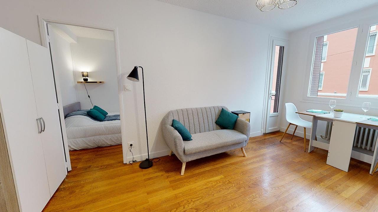 Apartment Villeurbanne, 1 bed, 9m² — photo 10