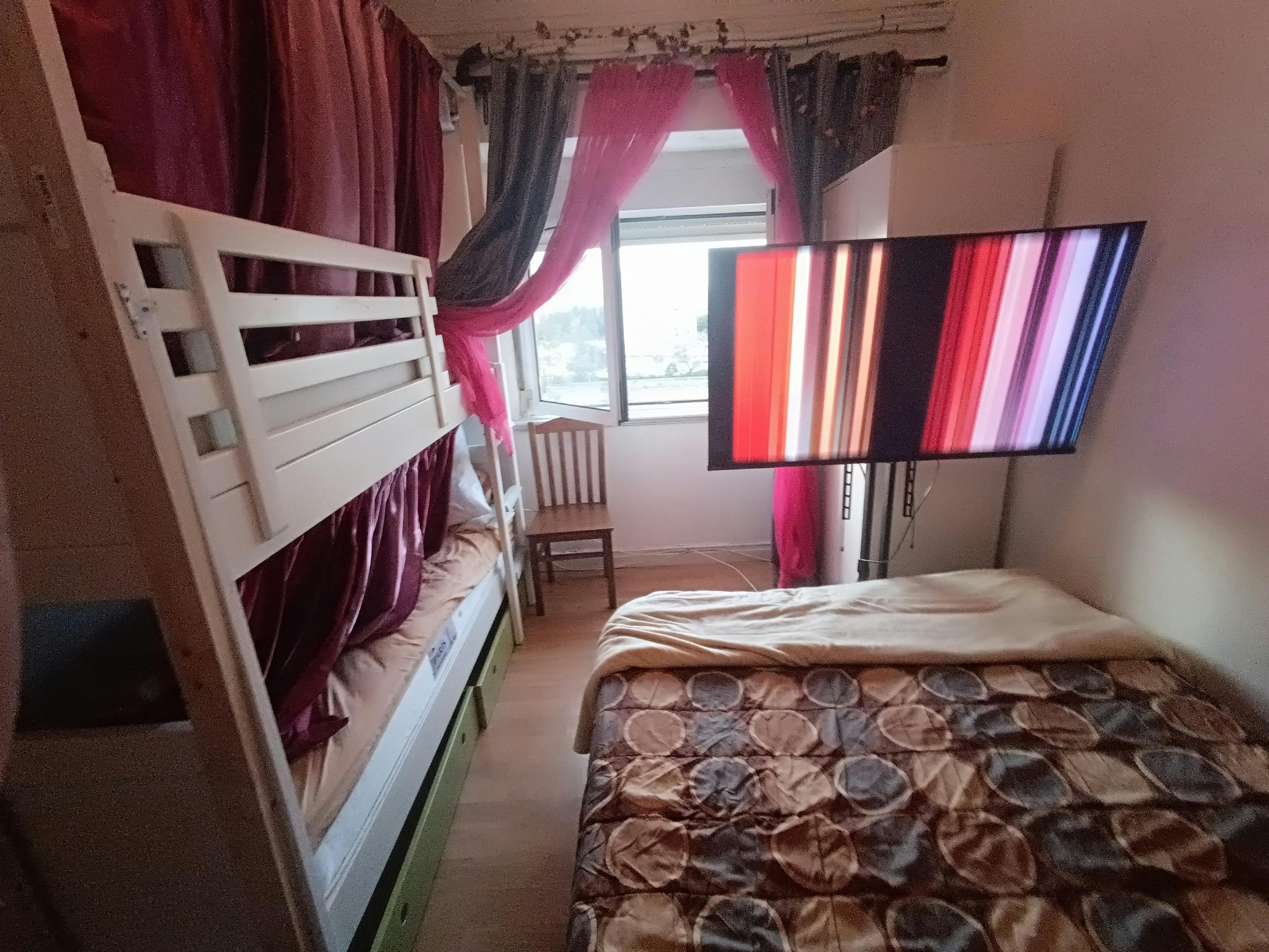 Mehrbettzimmer zu mieten für 350 € pro Monat in Amadora, Rua Garcia de Orta