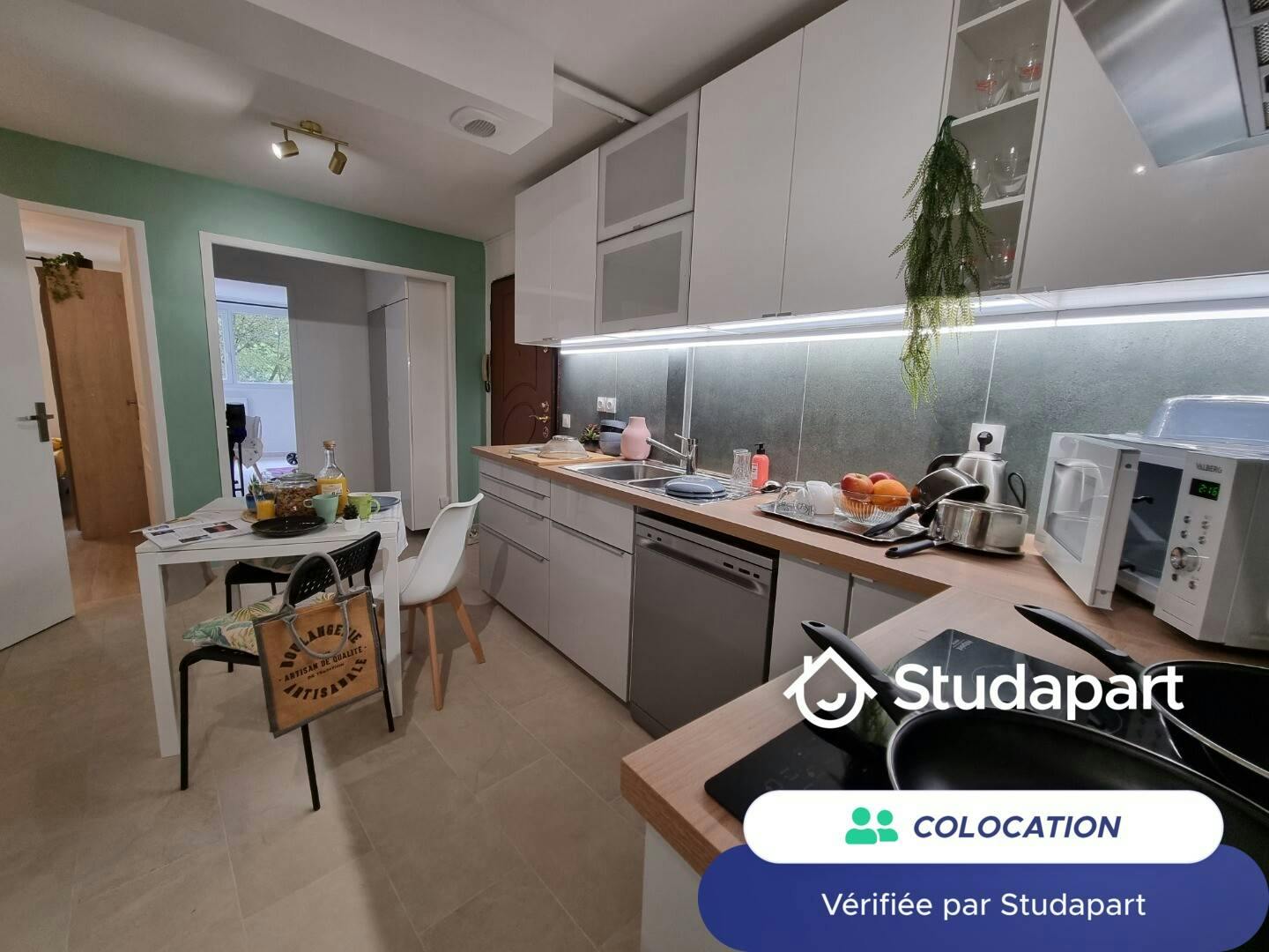 Private room for rent for €620 per month in Champs-sur-Marne, Place Pablo Picasso