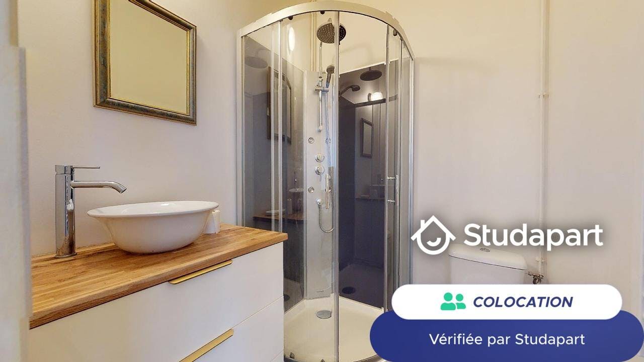 Private room for rent on Rue Voltaire, Saint-Ouen-sur-Seine