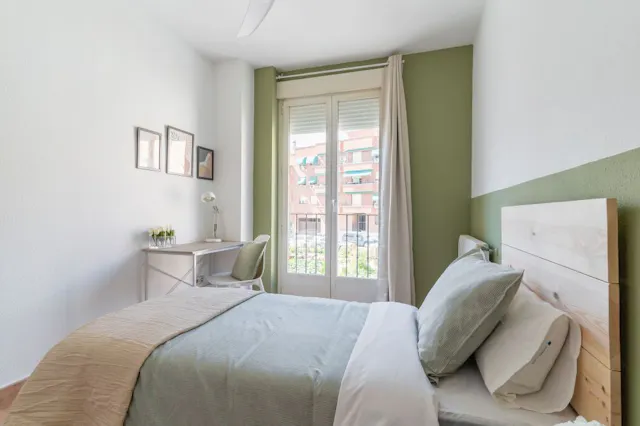 Private room in Calle de Carnicer, Madrid (1558587) room image 1