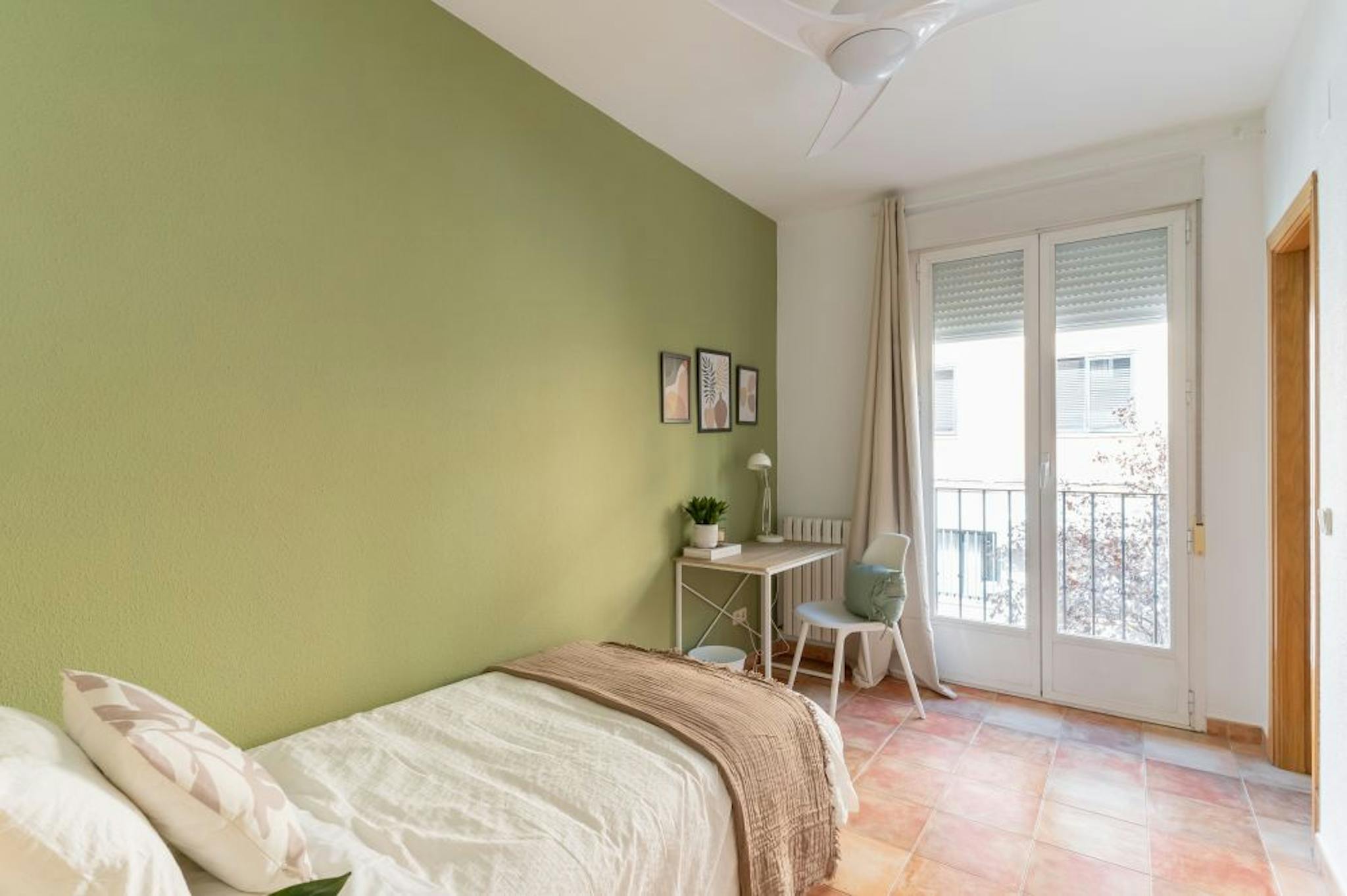 Calle de Carnicer, Madrid preview