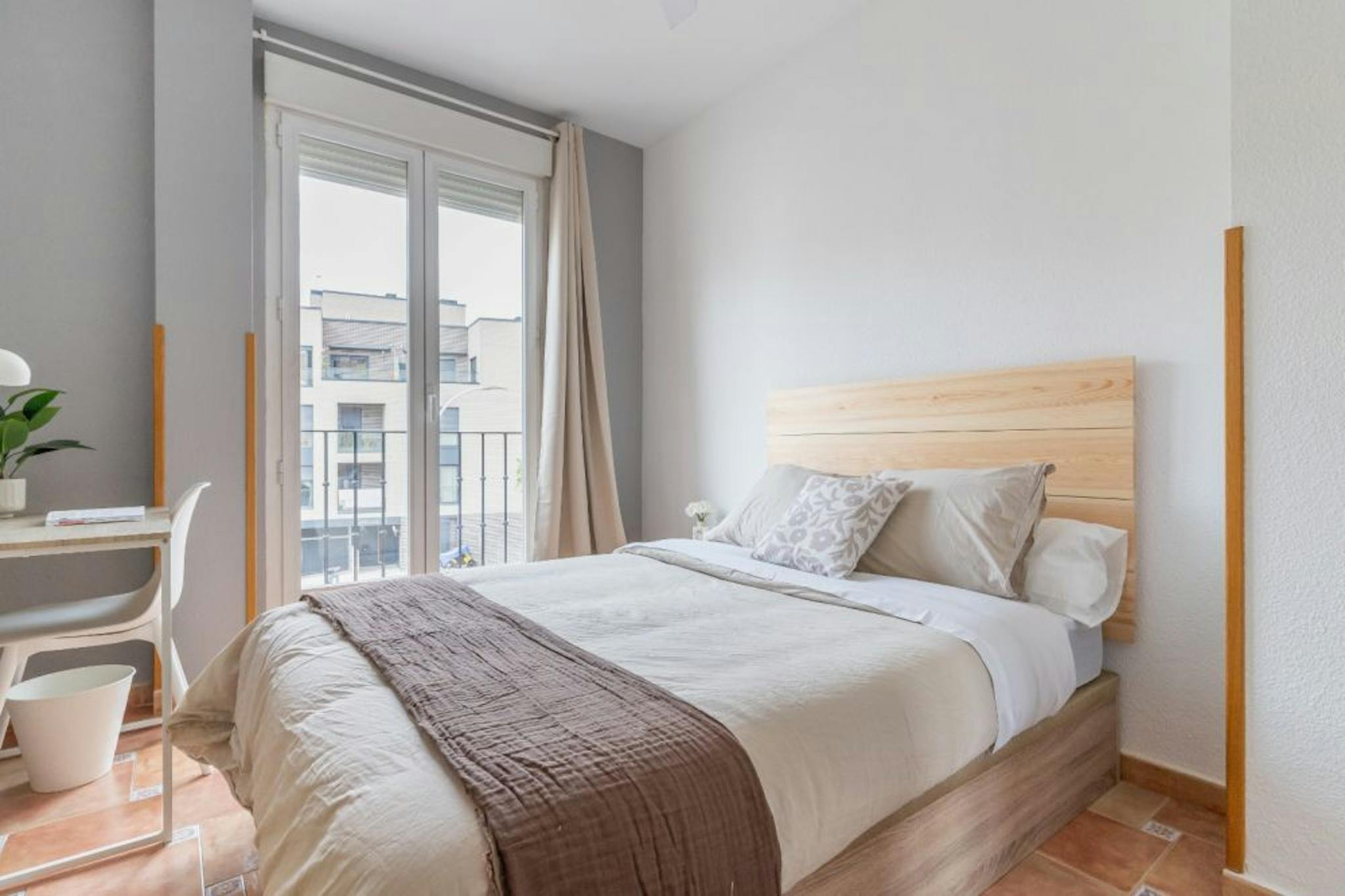 Calle de Carnicer, Madrid preview