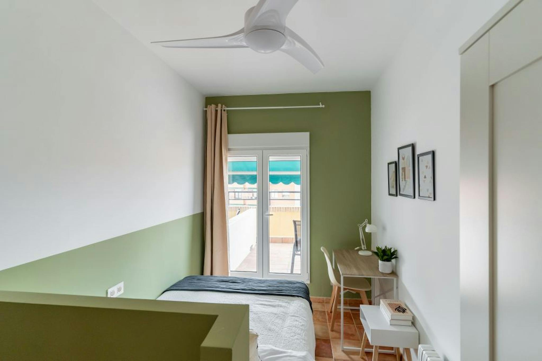 Calle de Carnicer, Madrid preview