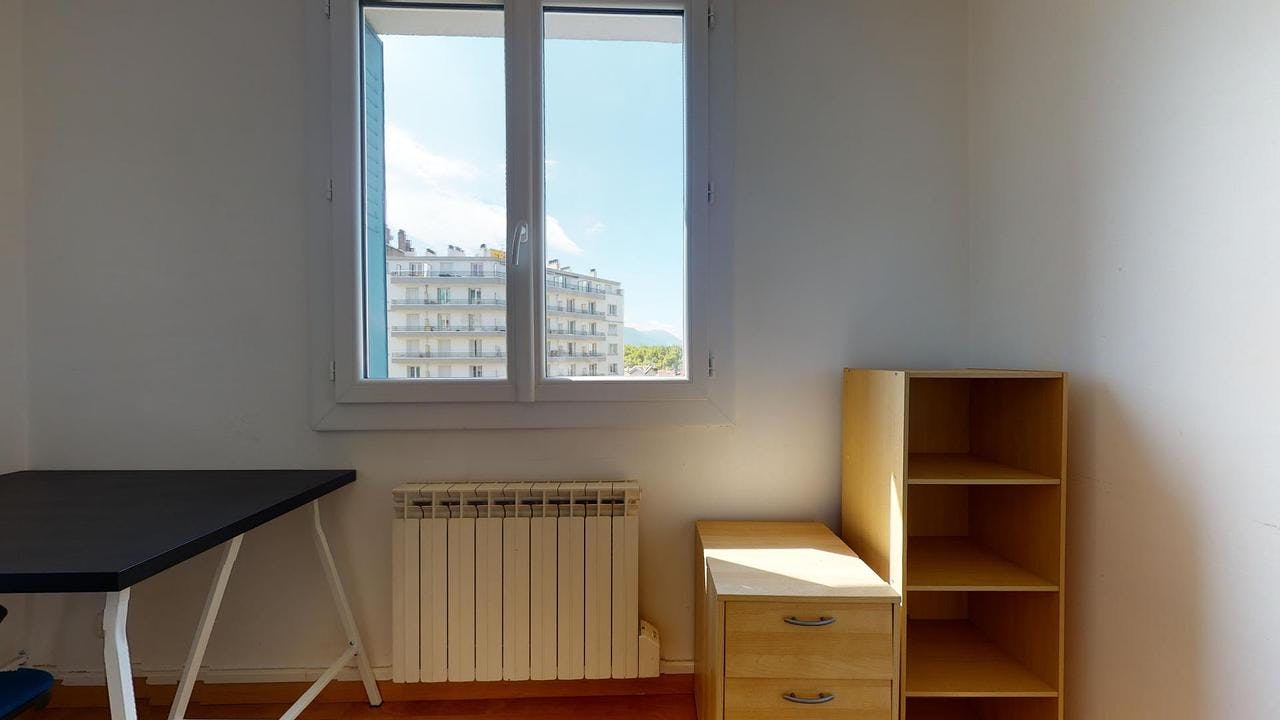 Apartment Grenoble, 4 beds, 77m² — photo 13