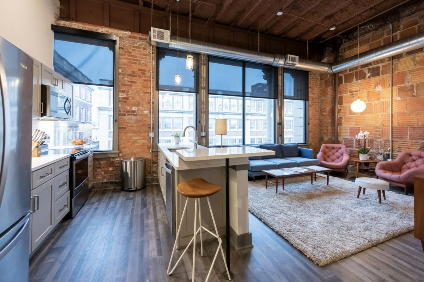 Apartament de închiriat pentru $2,797 pe lună în Rochester, East Ave