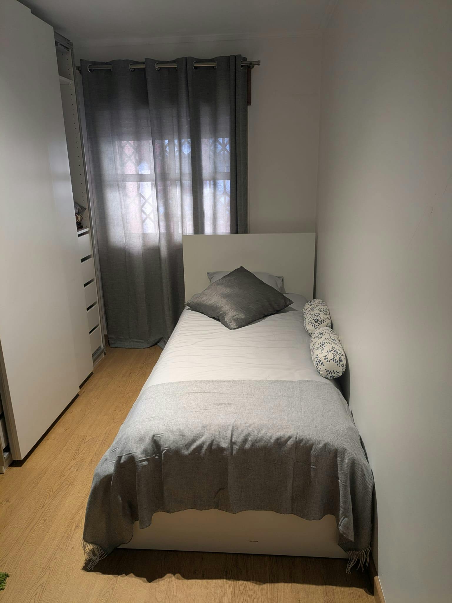 Private room for rent for €390 per month in Lisbon, Rua Fernando Gusmão
