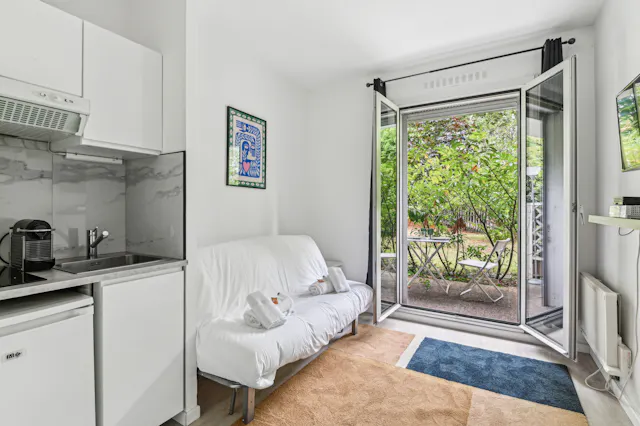 1-Bedroom Apartment in Boulevard Victor Hugo, Neuilly-sur-Seine (1558945) room image 1