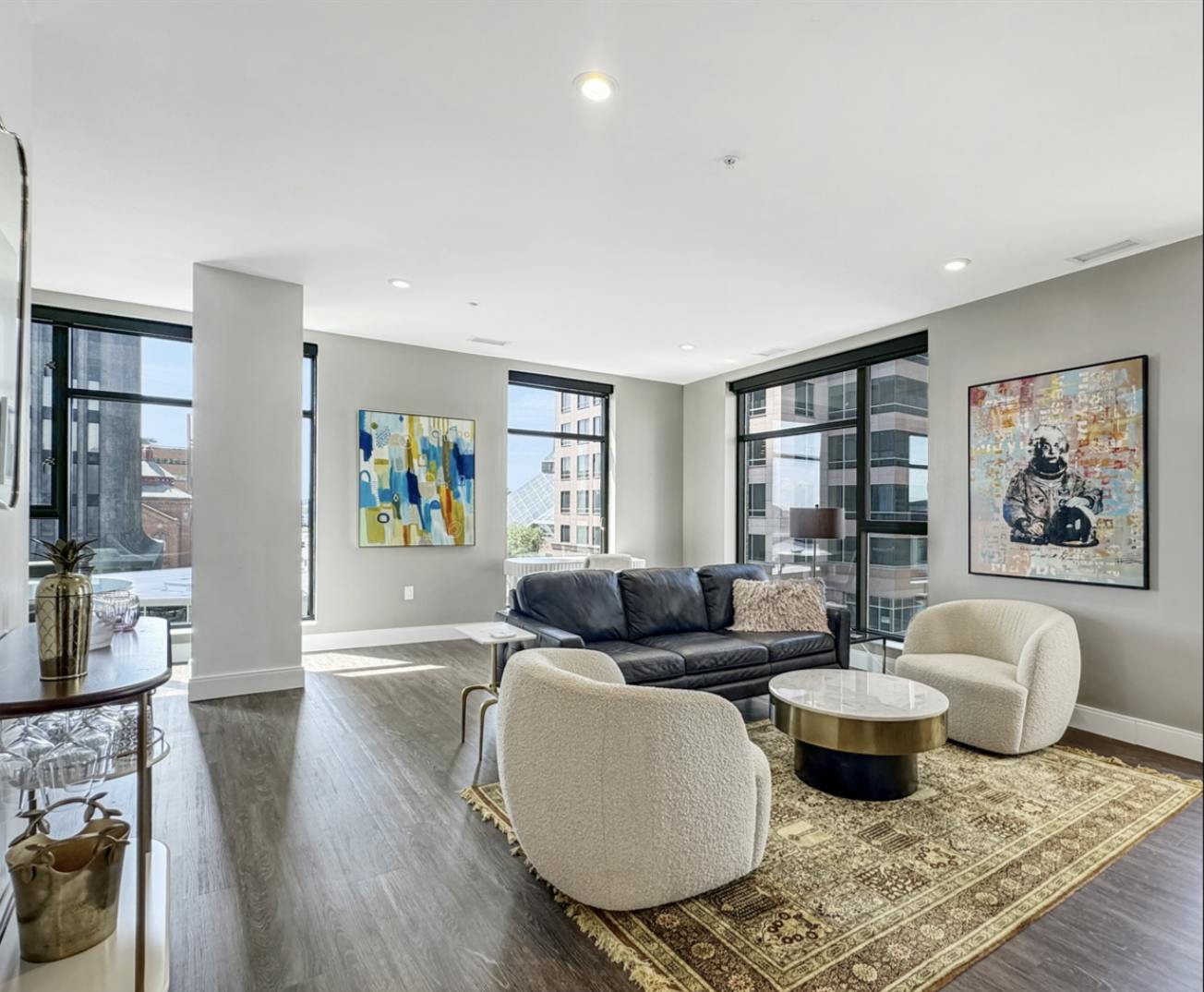 Apartament de închiriat pentru $3,514 pe lună în Rochester, E Broad St