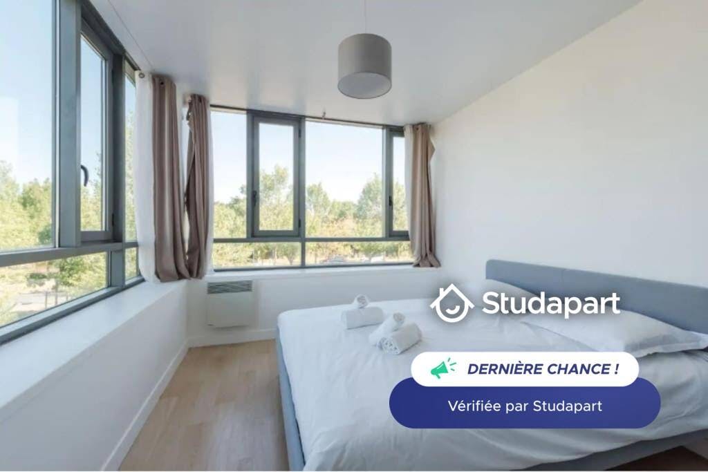 Wohnung zu mieten für 2.100 € pro Monat in Montévrain, Avenue François Mitterrand