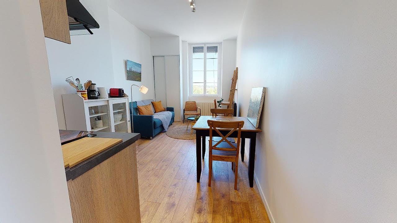 Studio for rent on Cours d'Herbouville, Lyon