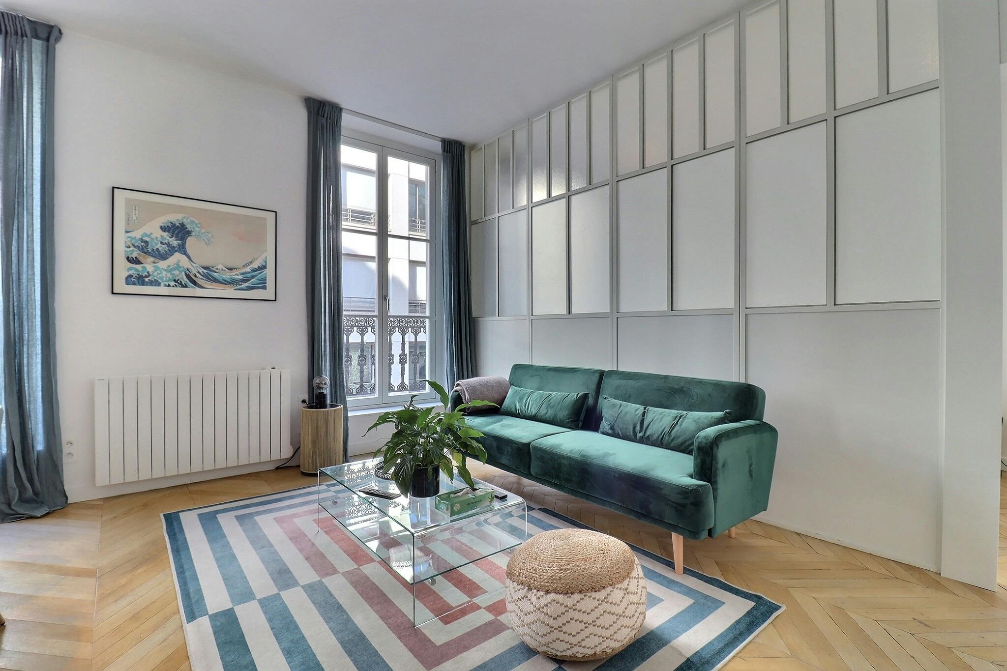 Apartment for rent for €4,028 per month in Paris, Rue de Provence