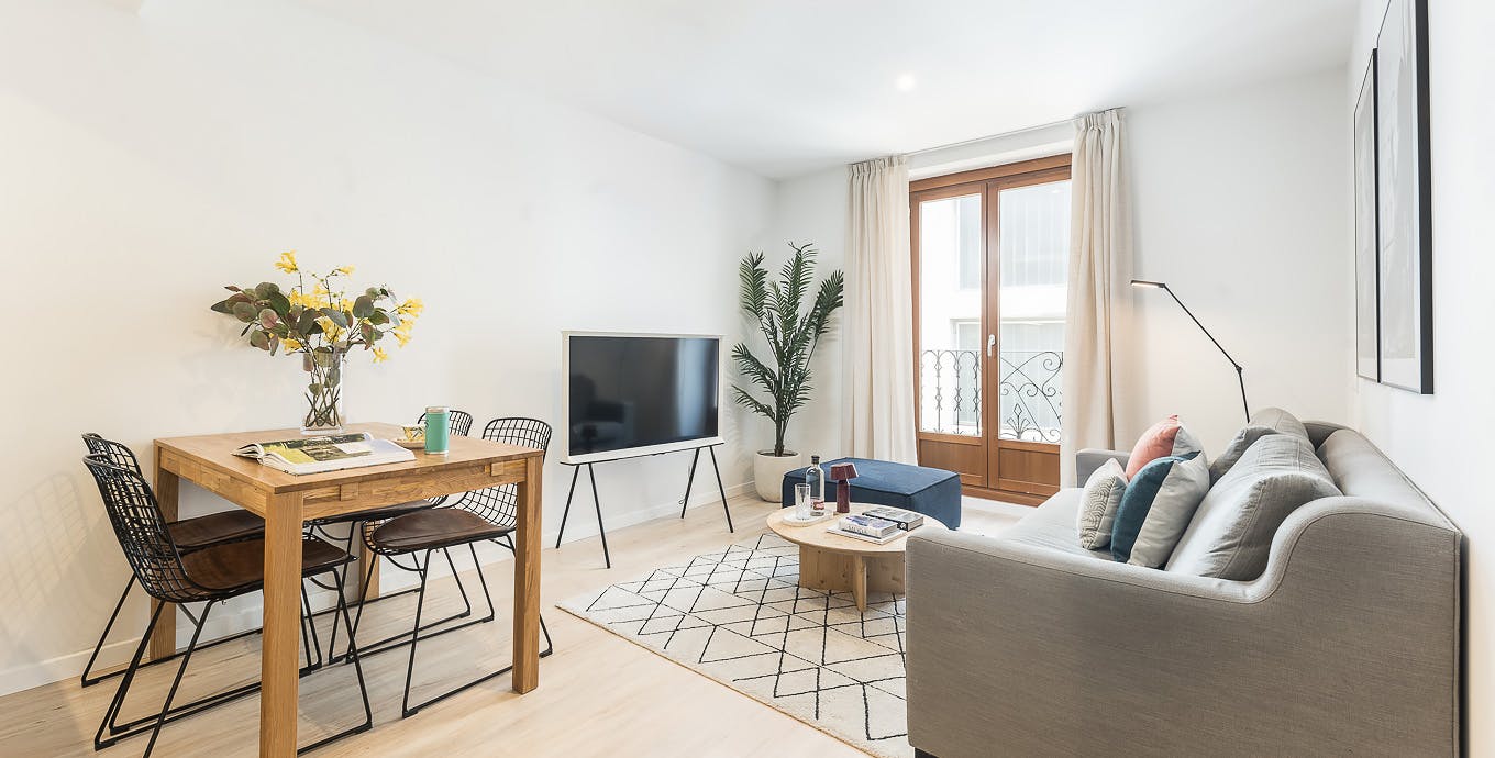 Apartment for rent for €4,064 per month in Madrid, Calle de Palafox