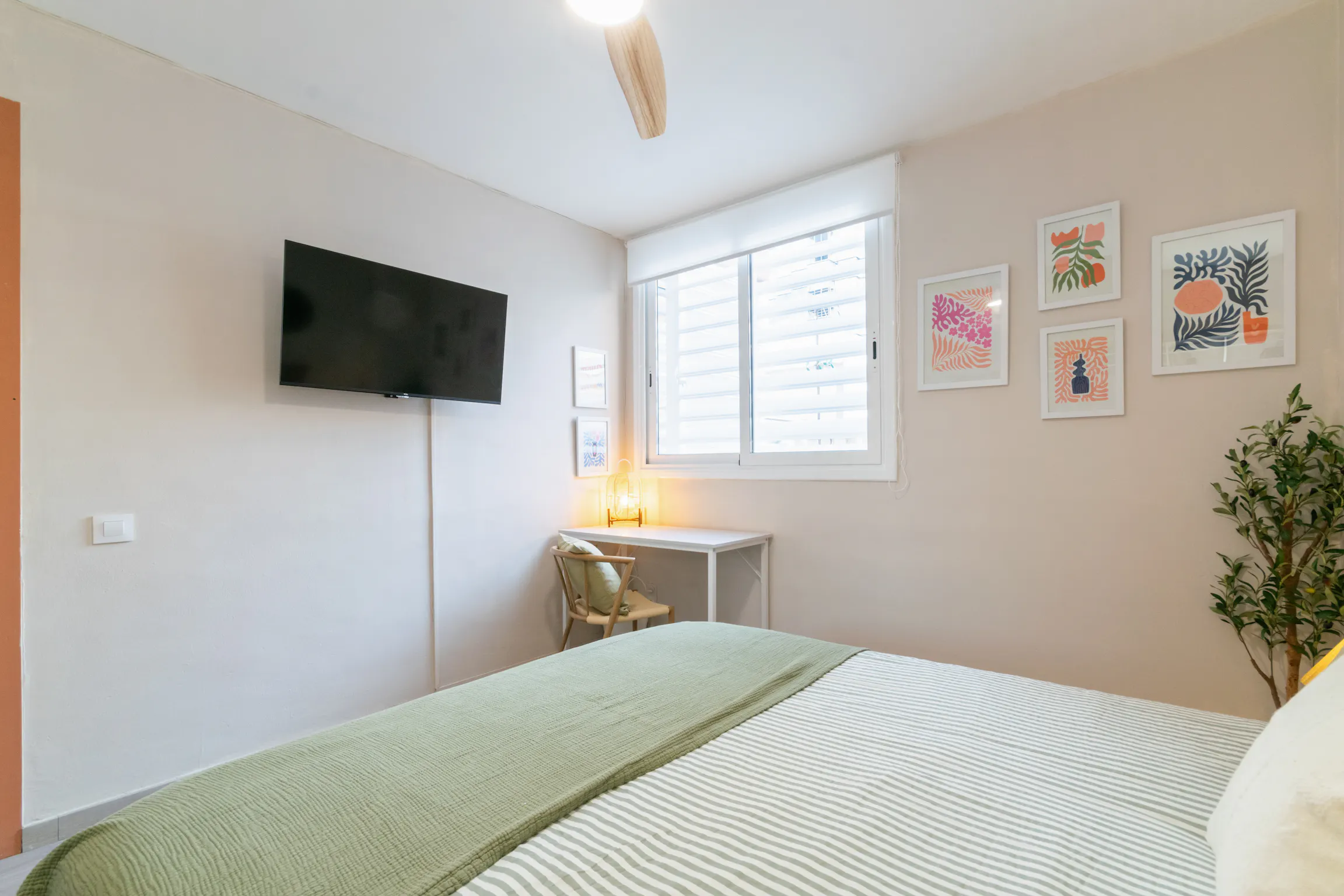 Private room in Gran Via de Carles III, Barcelona (1559868) ROOM 1